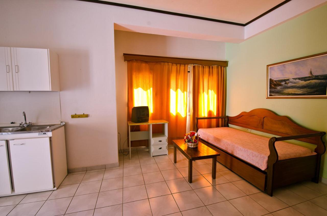 Zaneta Hotel & Apartments Нео Кліма Екстер'єр фото