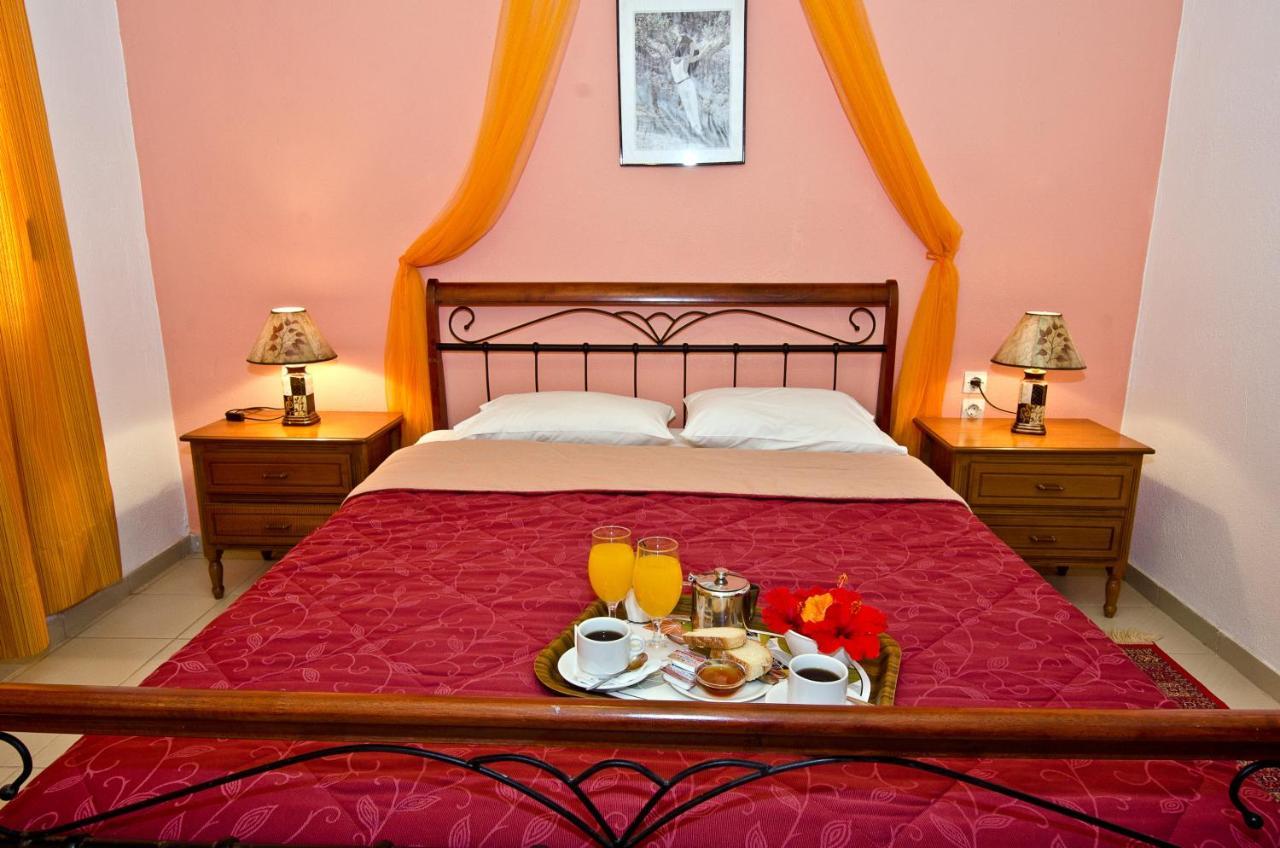 Zaneta Hotel & Apartments Нео Кліма Екстер'єр фото