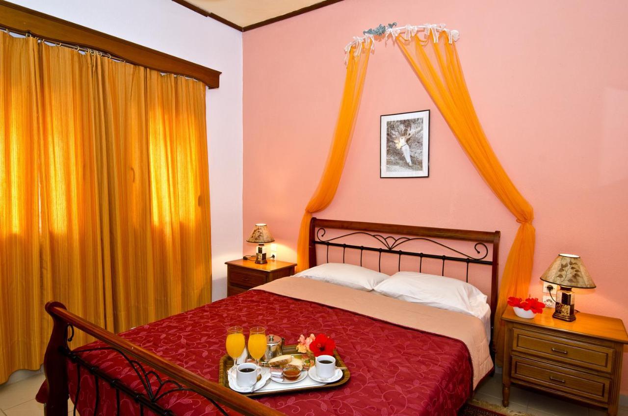 Zaneta Hotel & Apartments Нео Кліма Екстер'єр фото